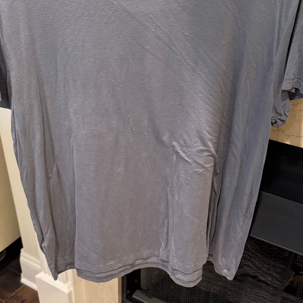Mossimo Supply Co. Charcoal Short Sleeve Tee. Size L. Listing 9106 - Picture 9 of 9